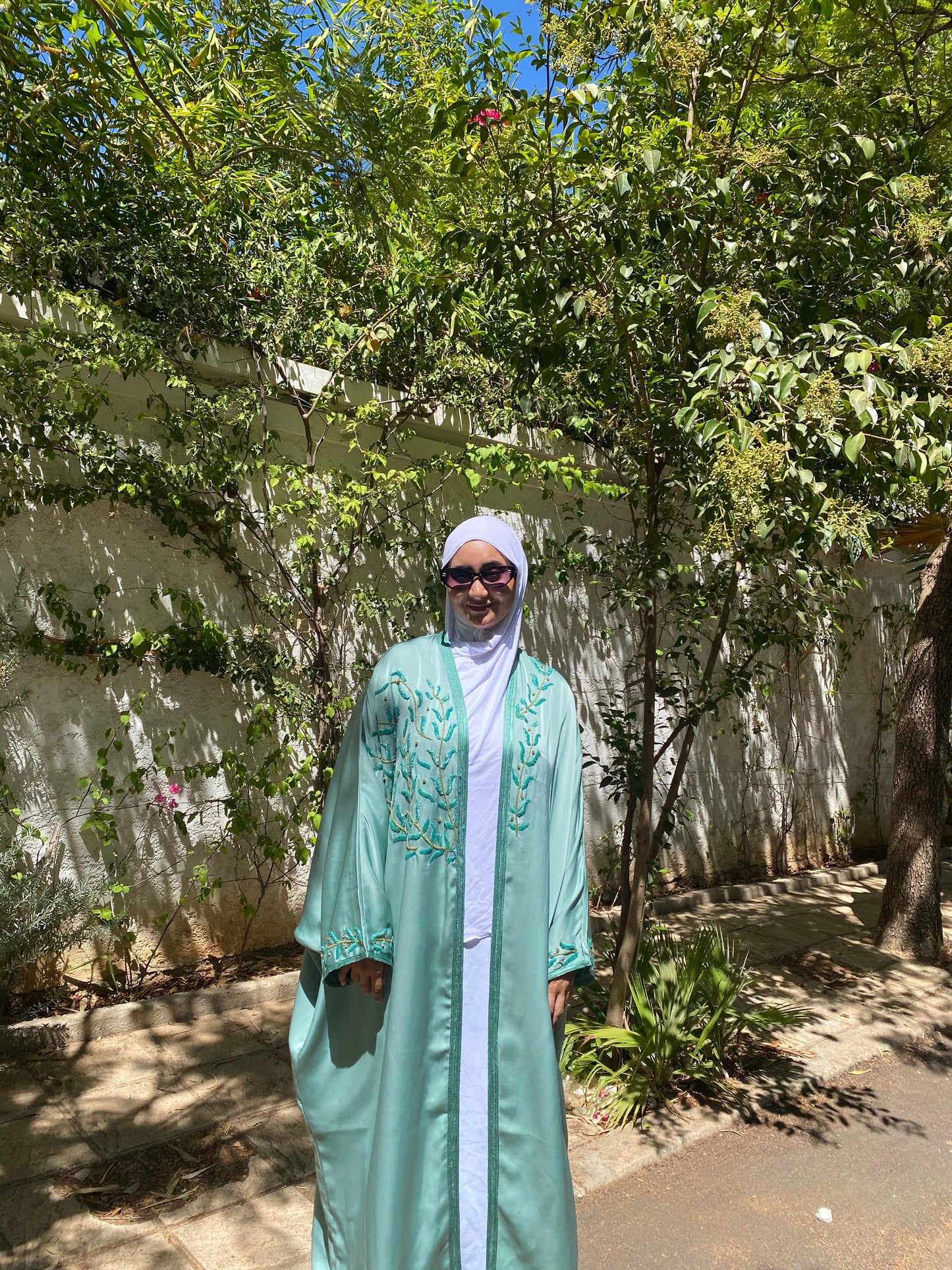 Kimono Vert d’Eau Brodé – Fraîcheur Élégante