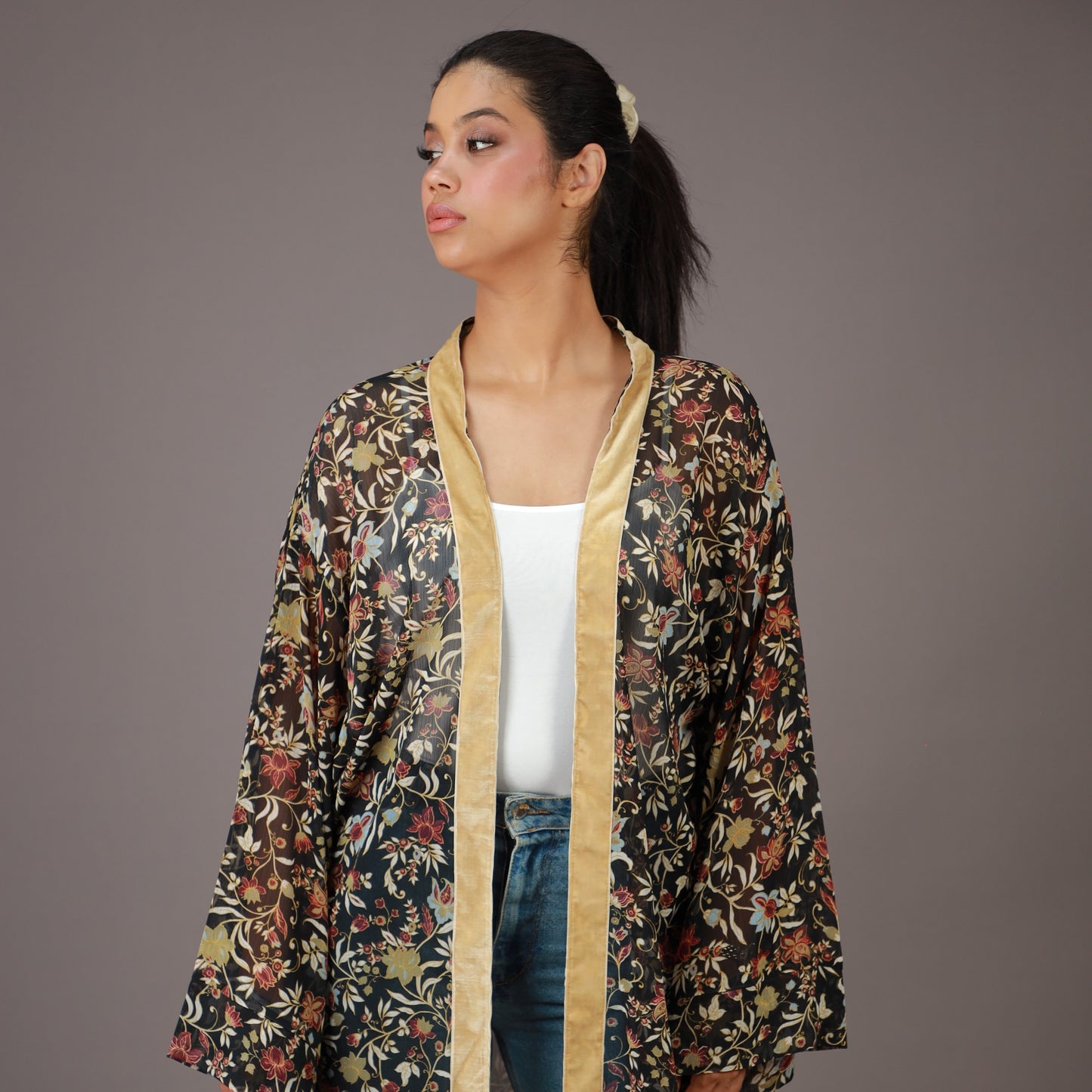Kimono Long Transparent Motif Floral Noir et Doré