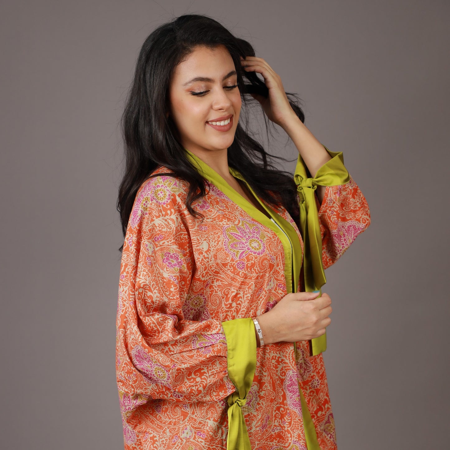 Kimono Court Orange Imprimé Floral et Bordures Vertes