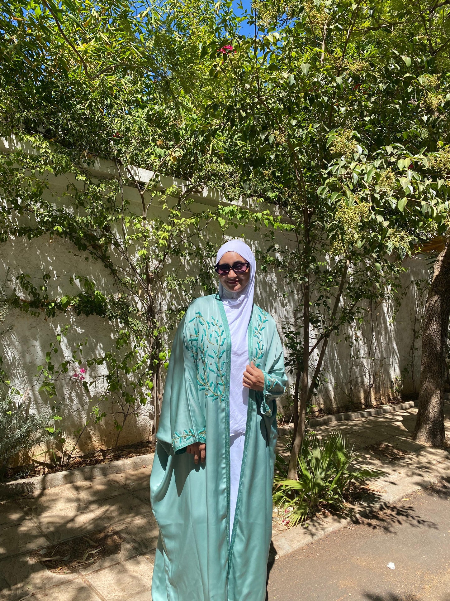 Kimono Vert d’Eau Brodé – Fraîcheur Élégante
