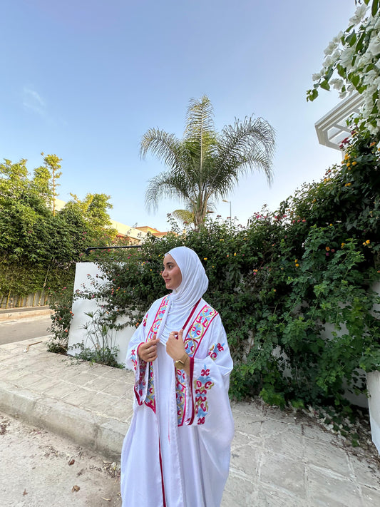 Kimono Blanc Brodé – Élégance Colorée
