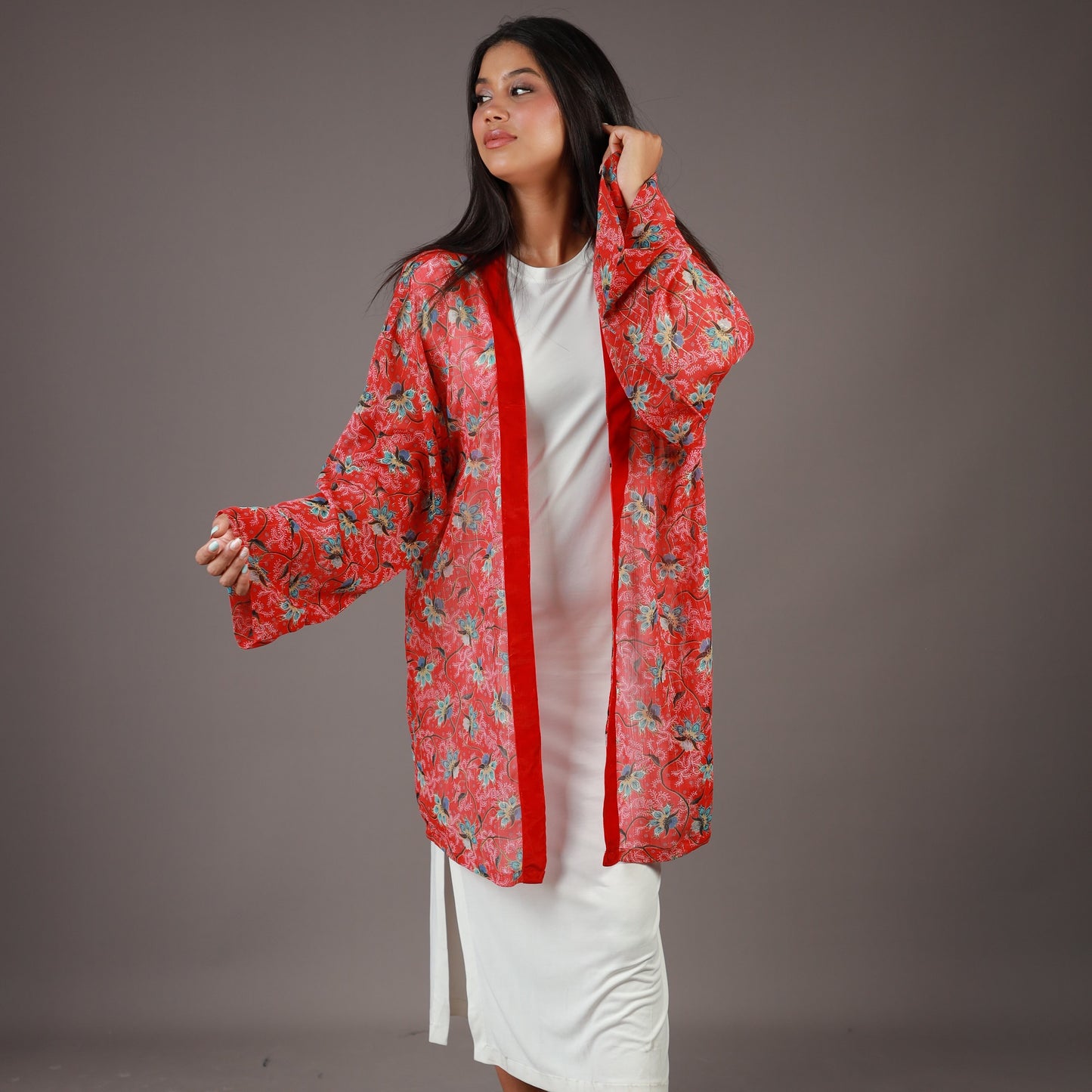 Kimono Demi-Long Rouge à Motifs Floraux