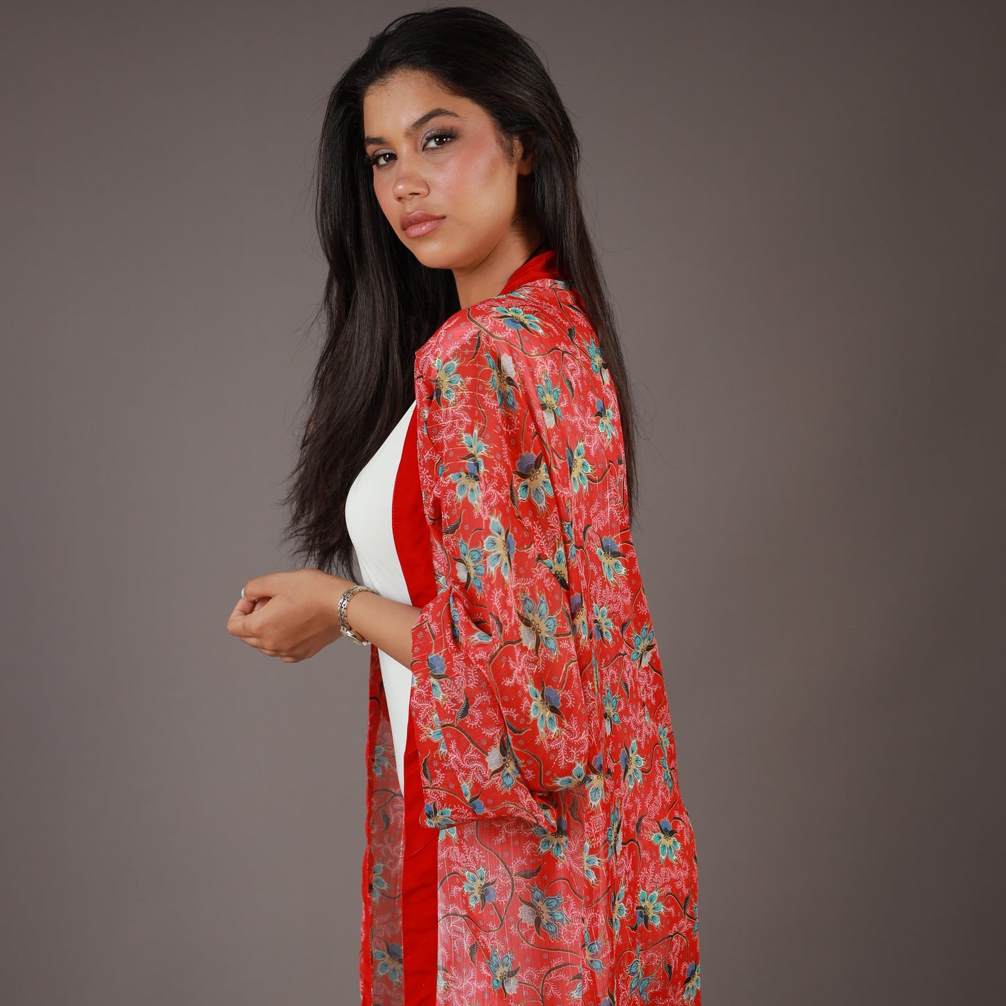 Kimono Demi-Long Rouge à Motifs Floraux