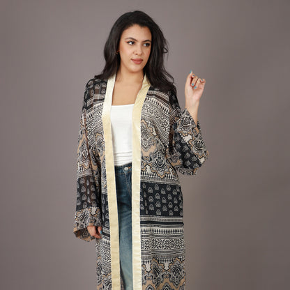 Kimono Long Noir et Beige à Motifs Ethniques
