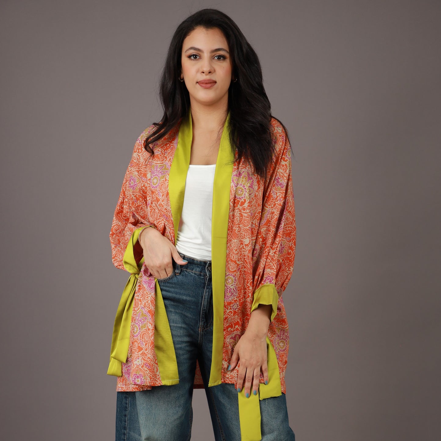 Kimono Court Orange Imprimé Floral et Bordures Vertes