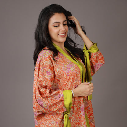 Kimono Court Orange Imprimé Floral et Bordures Vertes